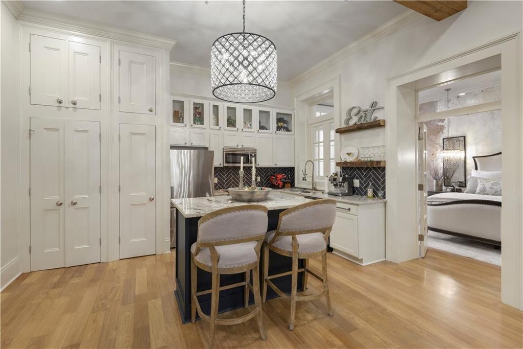 Condo/Sale/Residential
